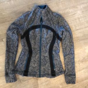 Lululemon jacket Size 4